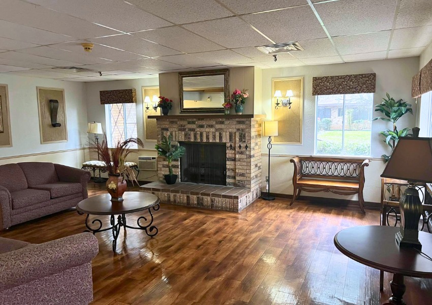Normandy Terrace Healthcare and Rehab Center - Photo 3