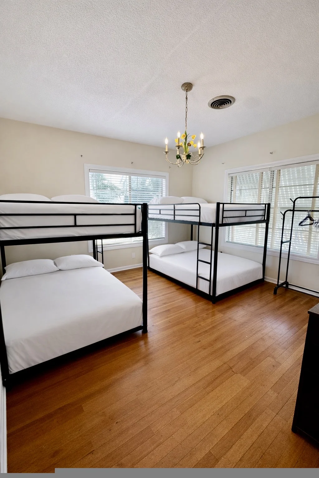 Barbie's Sober Living - Photo 3