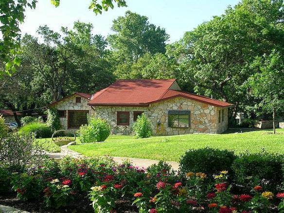 La Hacienda Treatment Center - Community Outreach Center - Photo 4