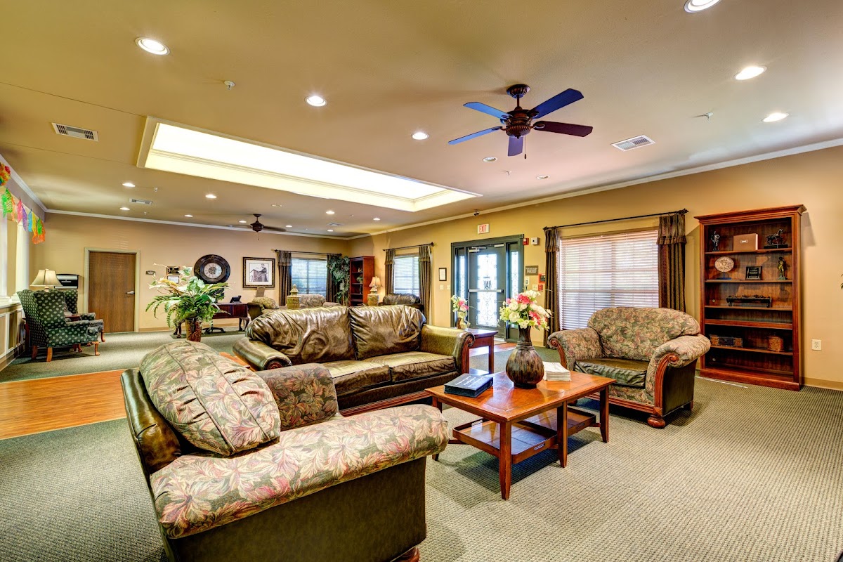Pecan Valley Rehabilitation and Healthcare Center - Photo 6