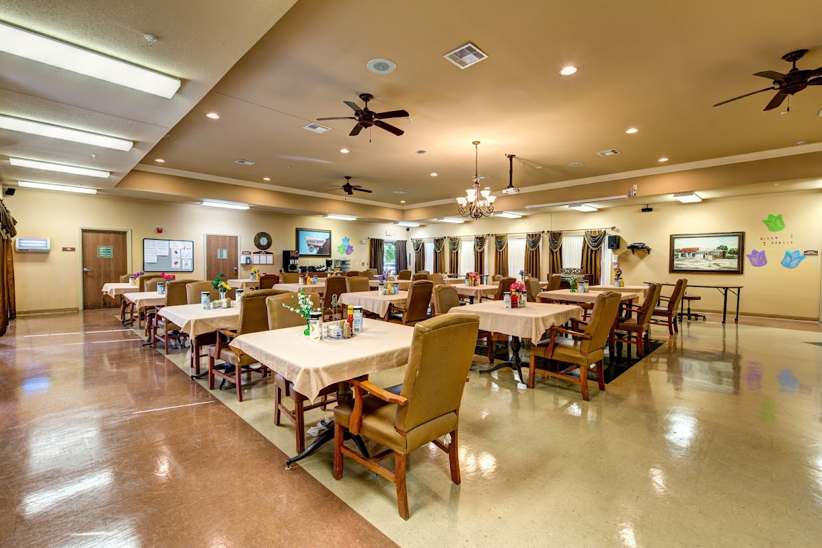 Pecan Valley Rehabilitation and Healthcare Center - Photo 4